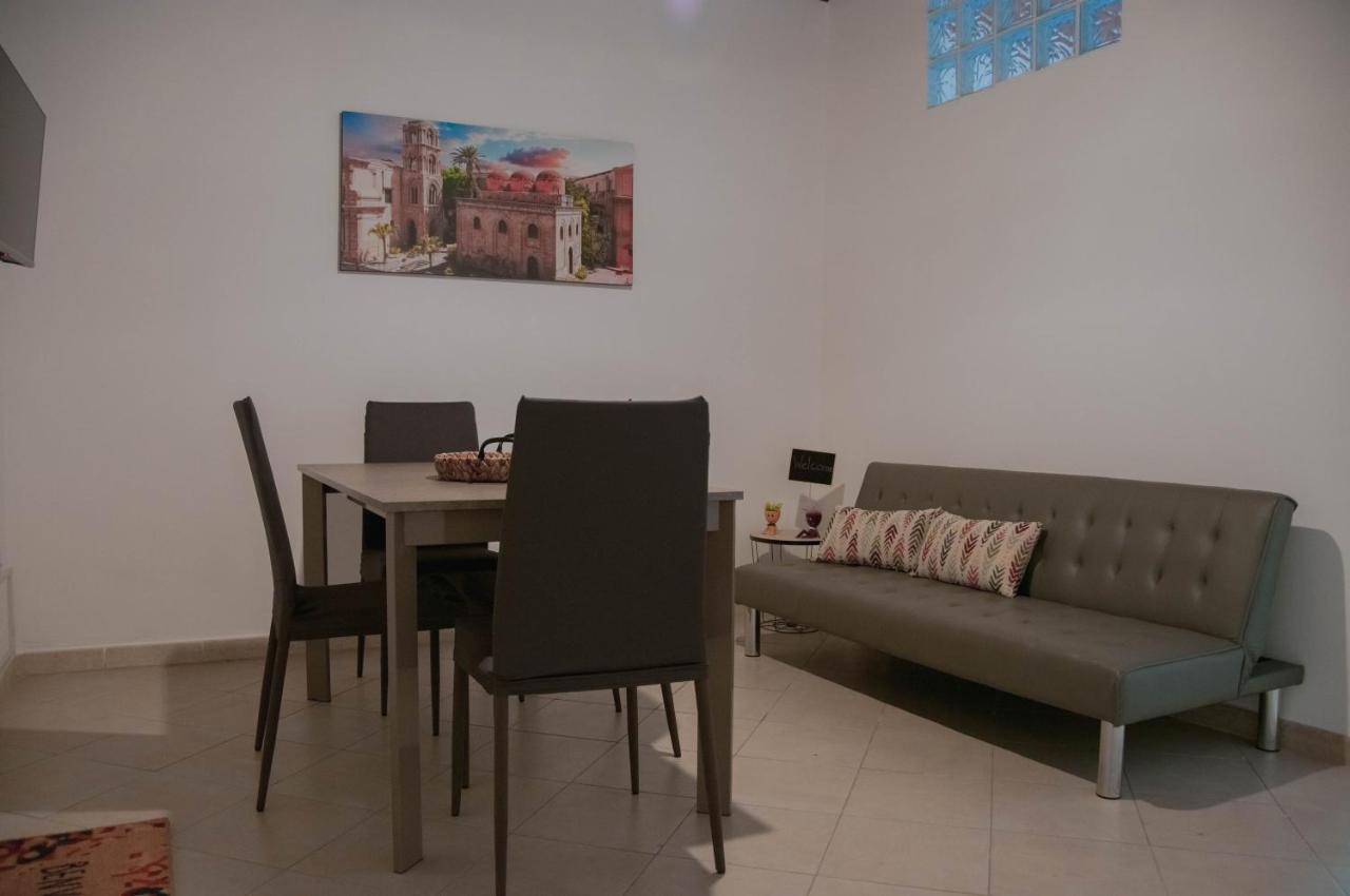 Ideisini'S Apartment ปาแลร์โม ภายนอก รูปภาพ
