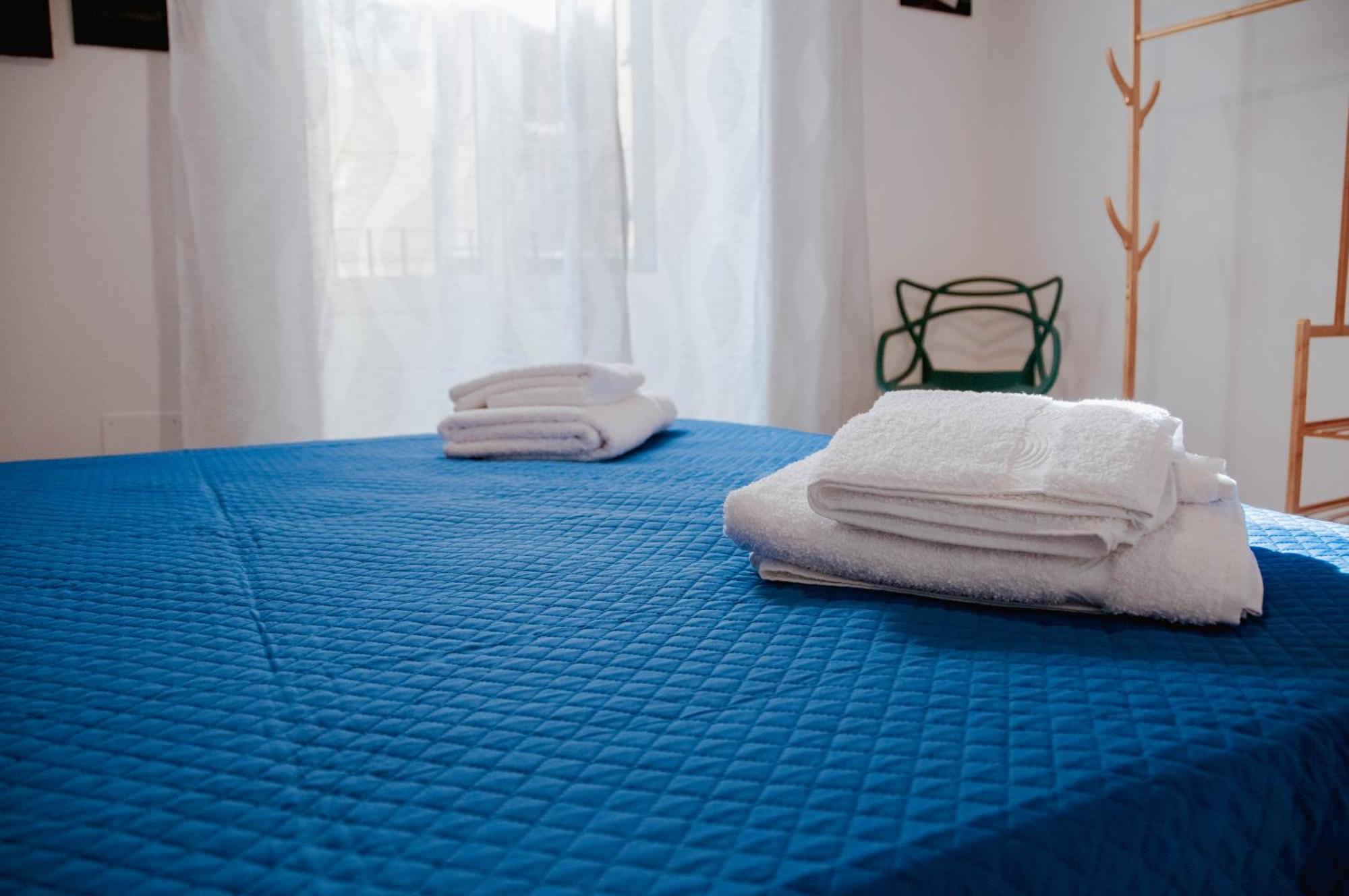 Ideisini'S Apartment ปาแลร์โม ภายนอก รูปภาพ